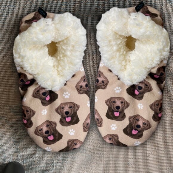Comfies Chocolate Labrador Slippers bootie style slippers NWT - Picture 1 of 3